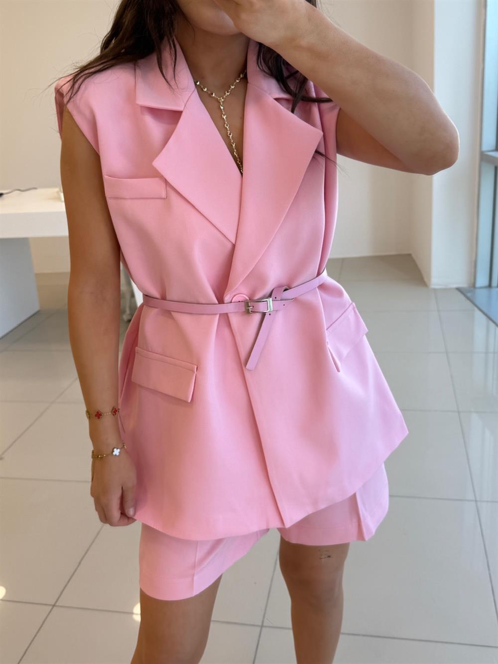 KENDİNDEN KEMERLİ VATKALI YELEK PEMBE