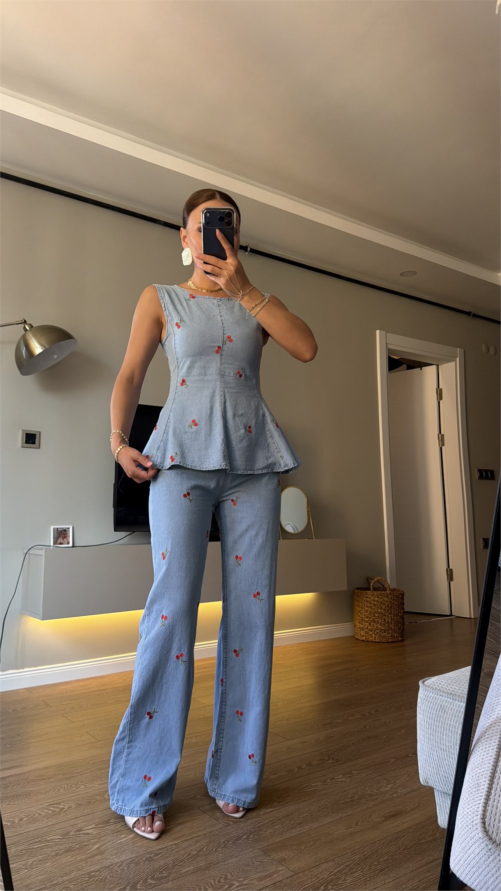 Kiraz Nakışlı Denim Takım