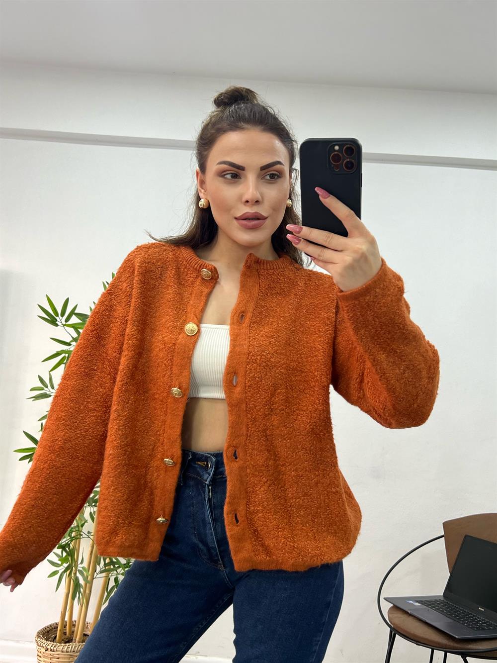 Ki̇remi̇t Rengi̇ Gold Düğmeli̇ Yumoş Hirka