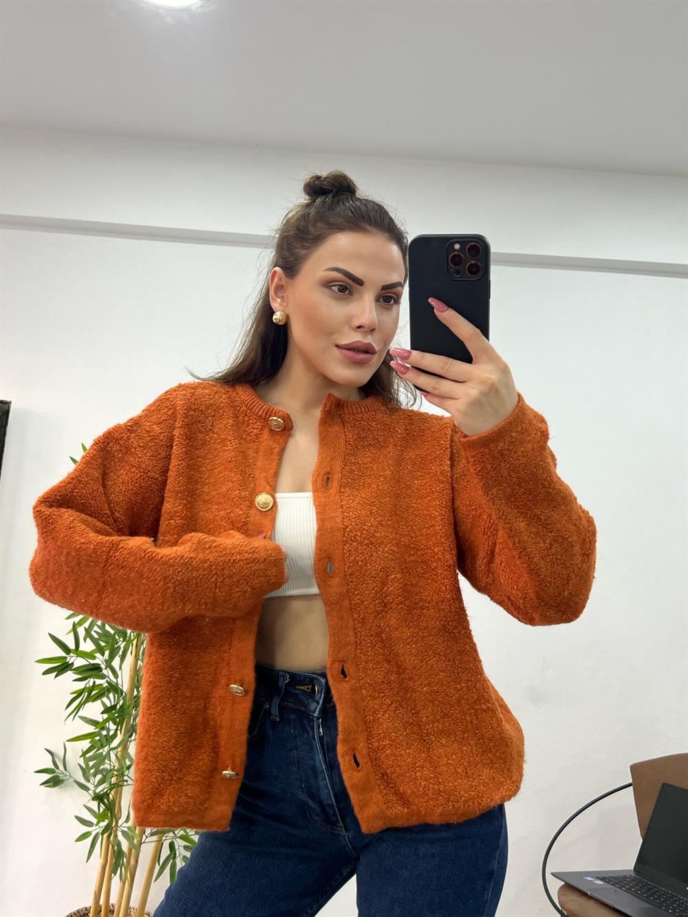 Ki̇remi̇t Rengi̇ Gold Düğmeli̇ Yumoş Hirka