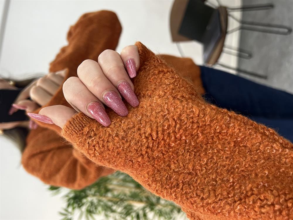 Ki̇remi̇t Rengi̇ Gold Düğmeli̇ Yumoş Hirka