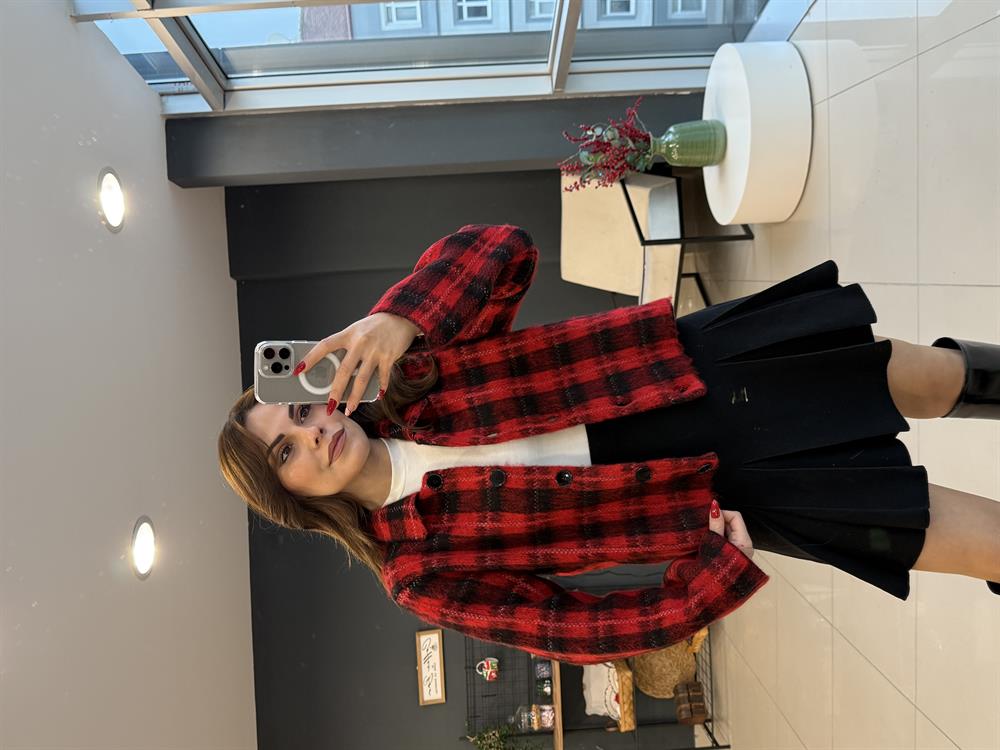 Kirmizi Desenli̇ Yumoş Hirka