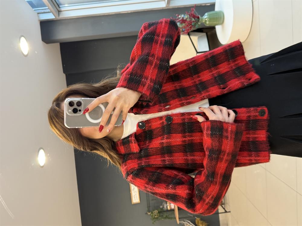 Kirmizi Desenli̇ Yumoş Hirka