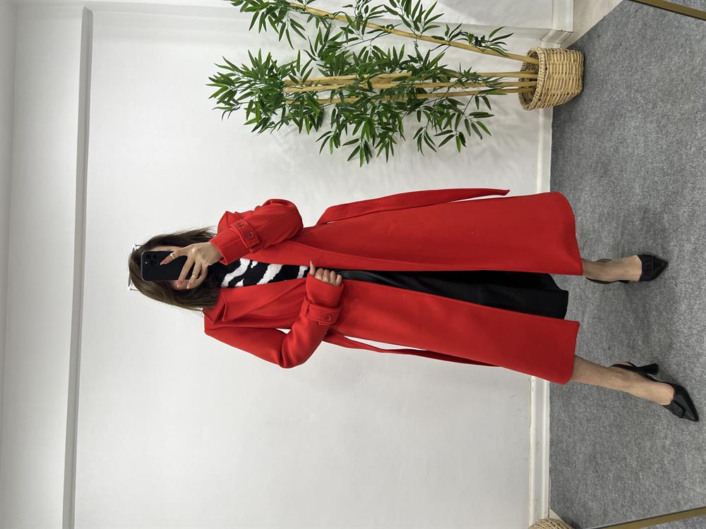 Kirmizi Kaşmi̇r Kuşakli Kaban