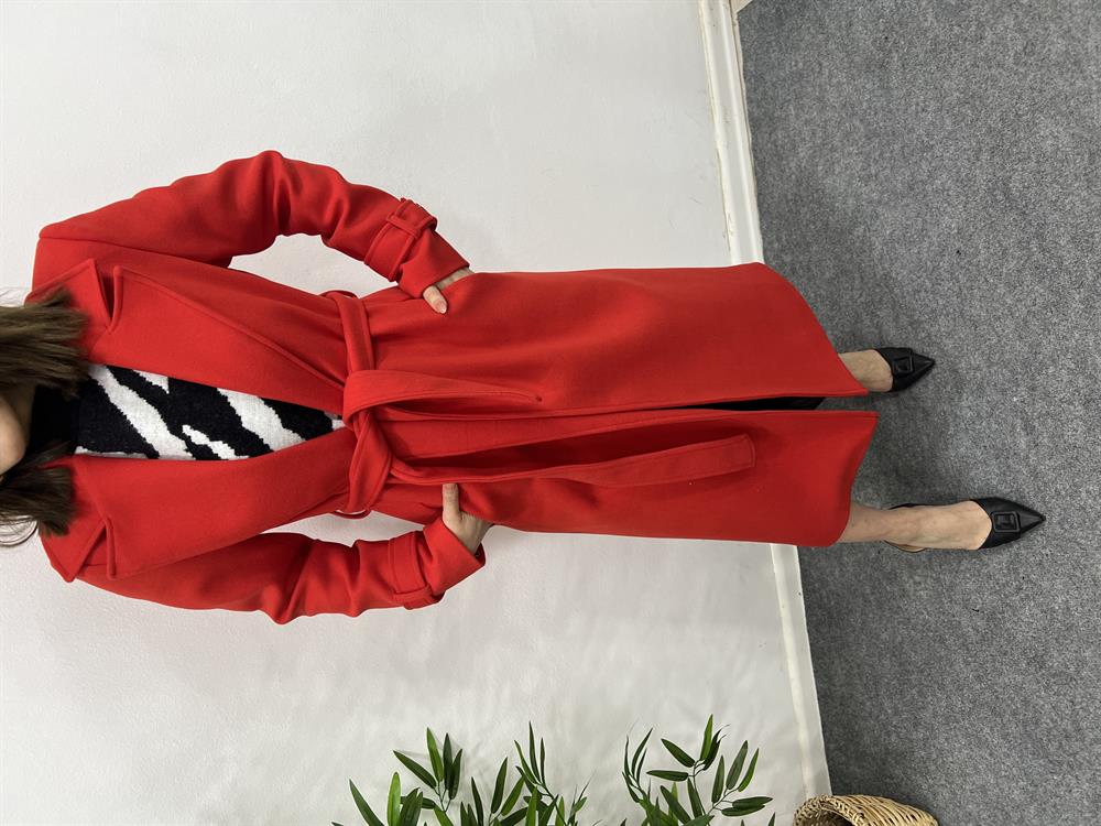 Kirmizi Kaşmi̇r Kuşakli Kaban