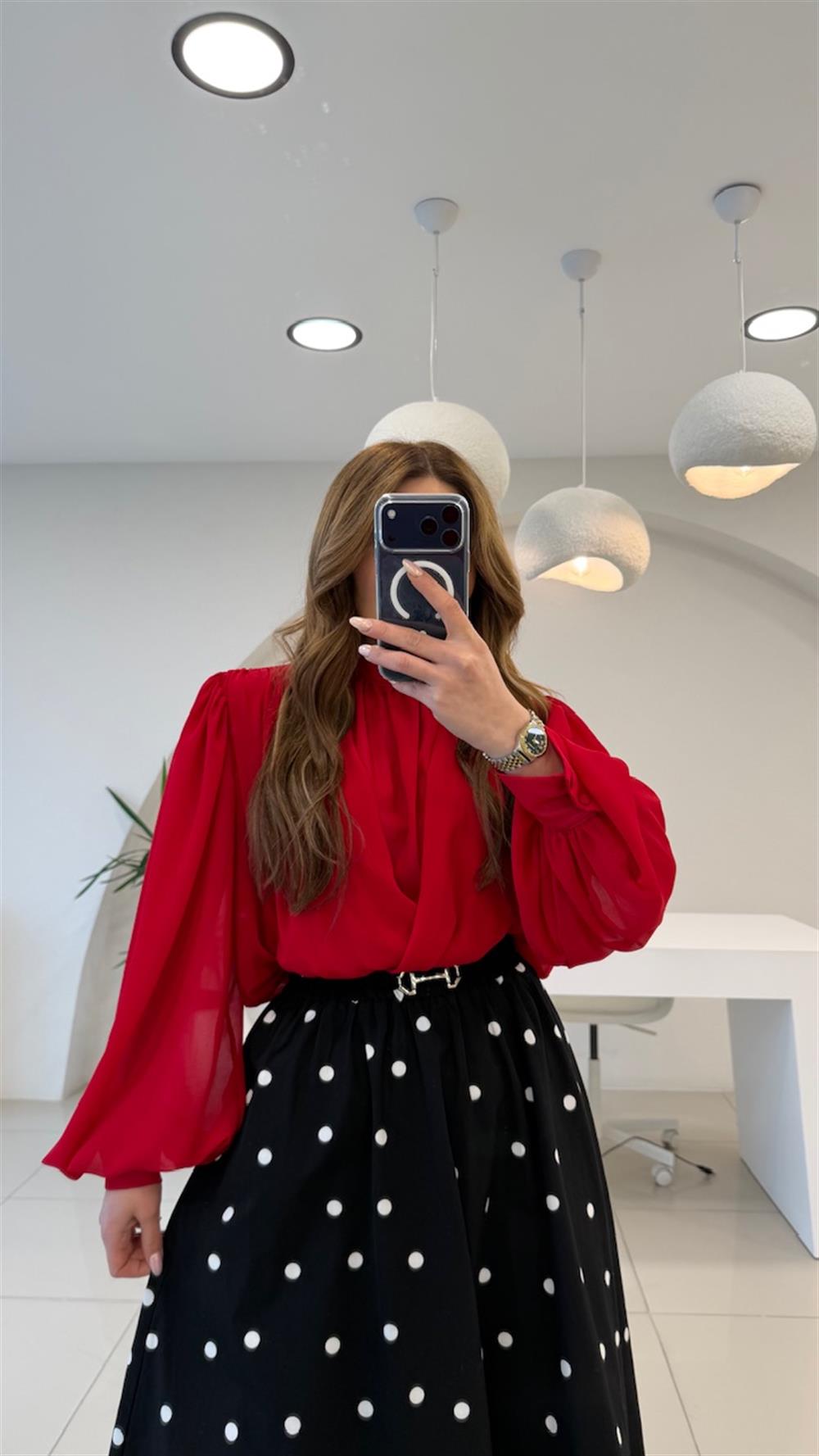 KIRMIZI TÜL VOLANLI BLUZ