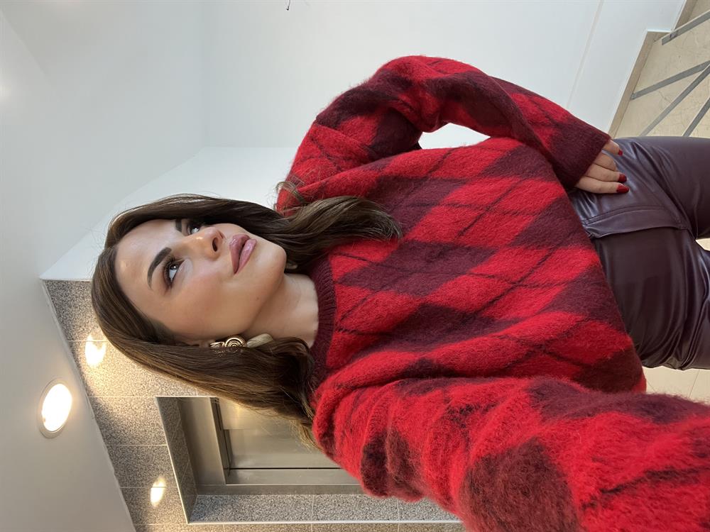 Kirmizi Yumoş Baklava Desen Kazak