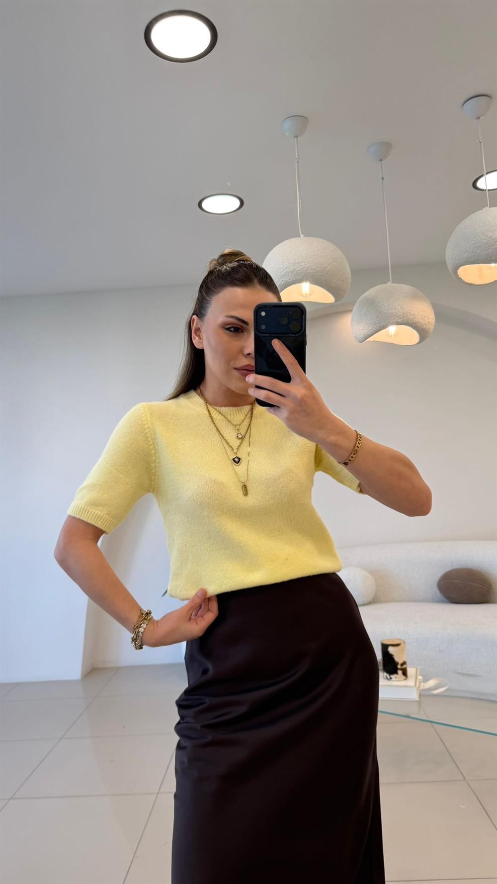 KISA KOL SİMLİ YUMOŞ TRİKO SARI