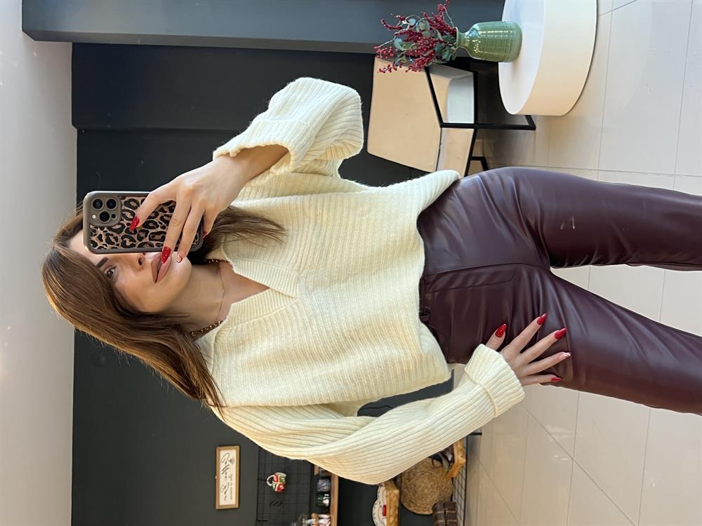 Kisik V Yaka Kazak Ekru