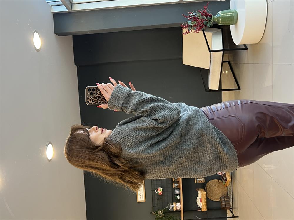 Kisik V Yaka Kazak Gri̇