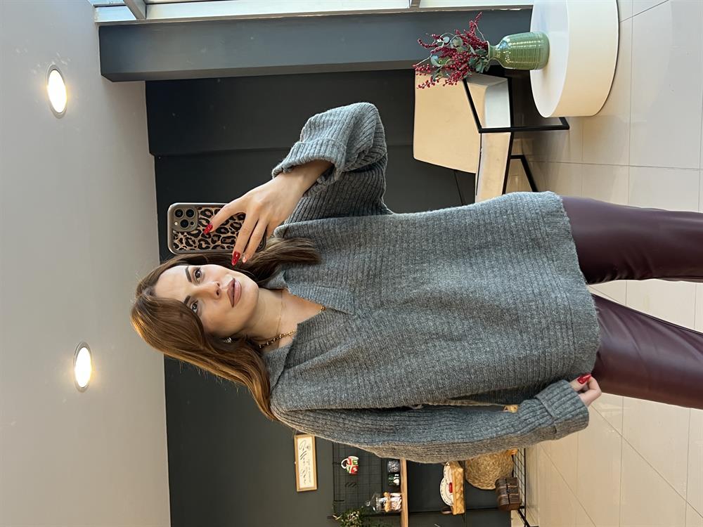 Kisik V Yaka Kazak Gri̇