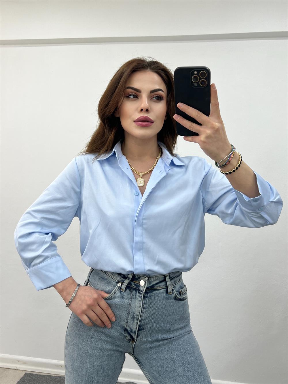Klasi̇k Bebe Mavi̇si̇ Popli̇n Gömlek