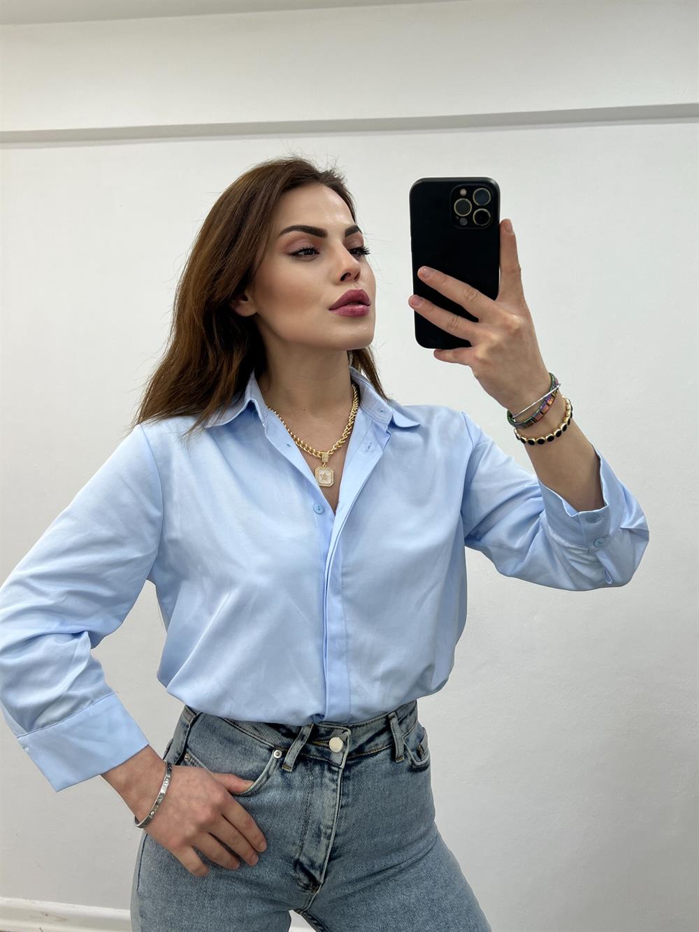 Klasi̇k Bebe Mavi̇si̇ Popli̇n Gömlek