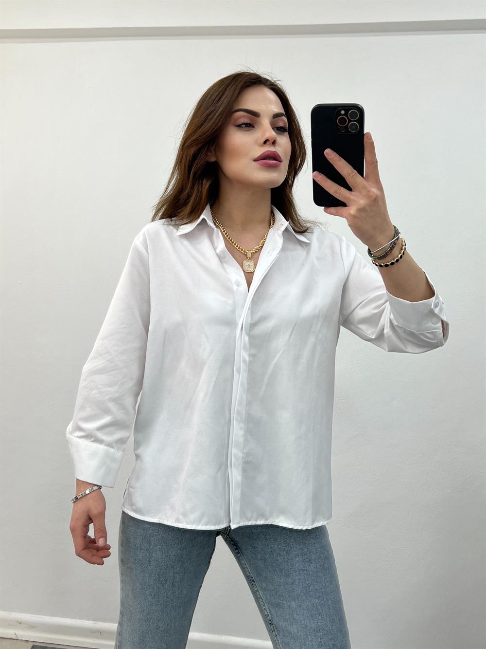 Klasi̇k Beyaz Popli̇n Gömlek