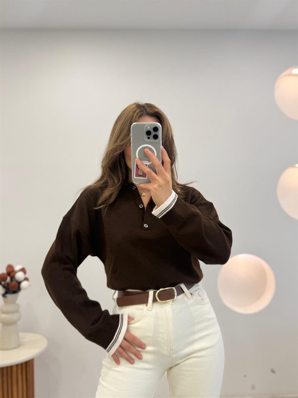 KOL VE YAKA ŞERİT DETAYLI KAZAK  