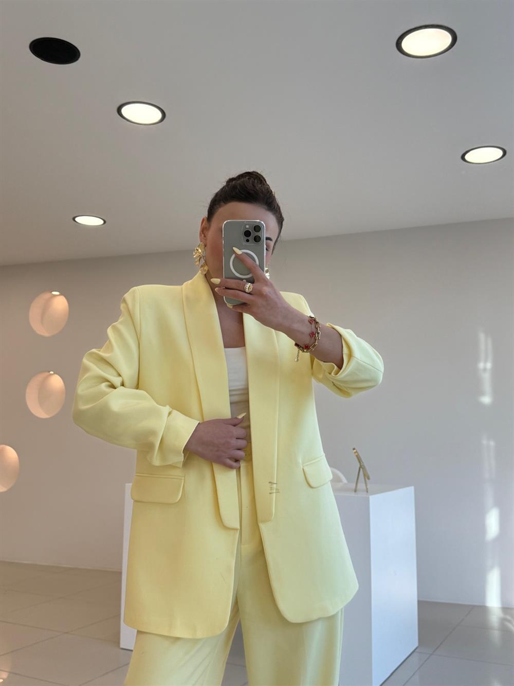 KOLLARI BÜZGÜLÜ BLAZER CEKET SARI