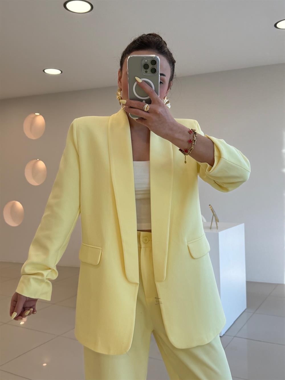 KOLLARI BÜZGÜLÜ BLAZER CEKET SARI