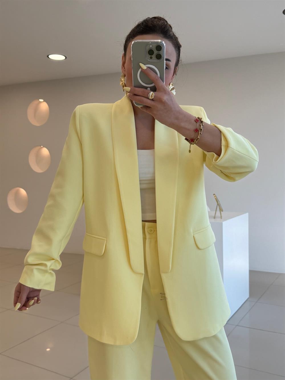 KOLLARI BÜZGÜLÜ BLAZER CEKET SARI