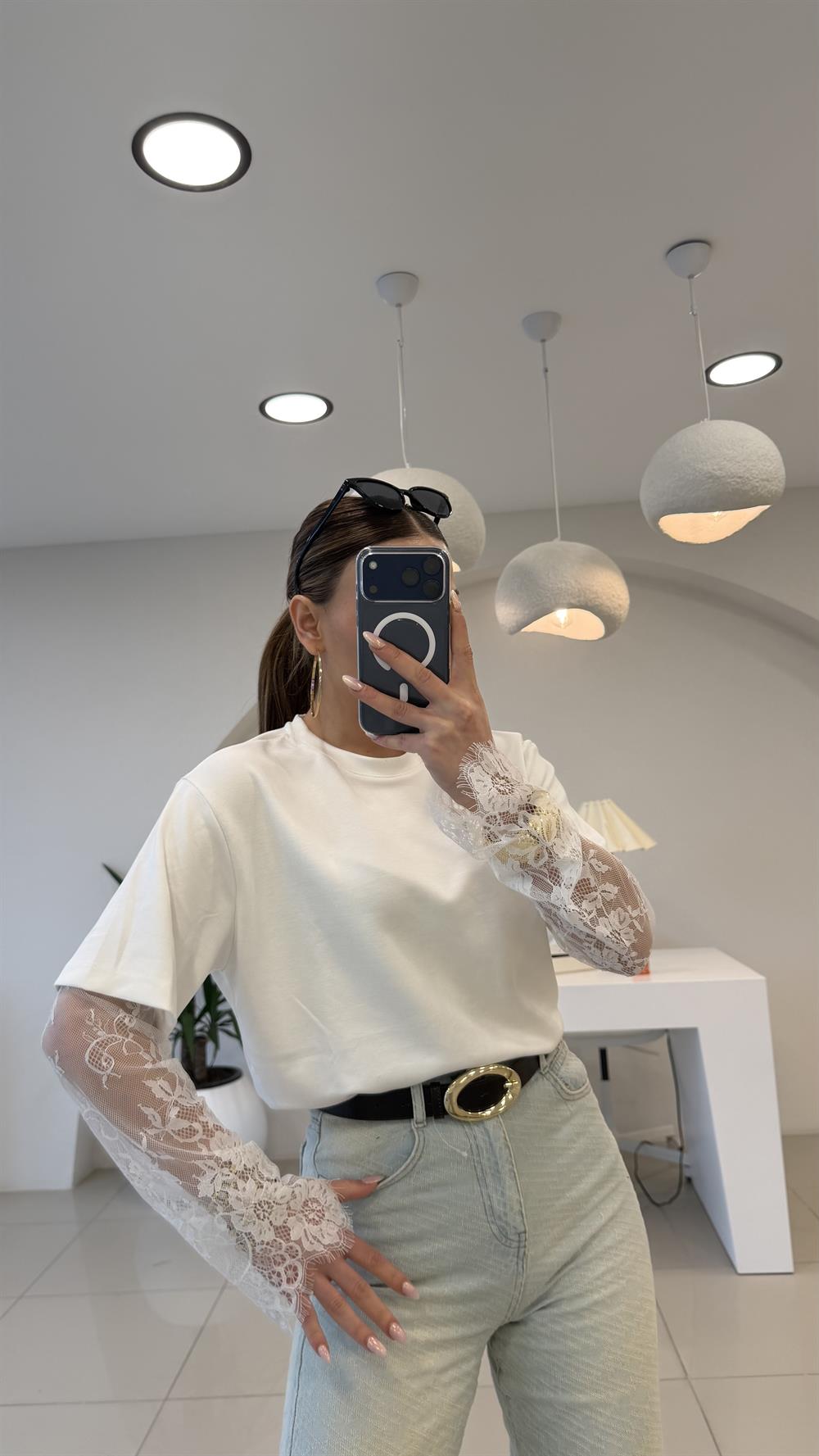 KOLLARI DANTELLİ MODAL BLUZ BEYAZ  