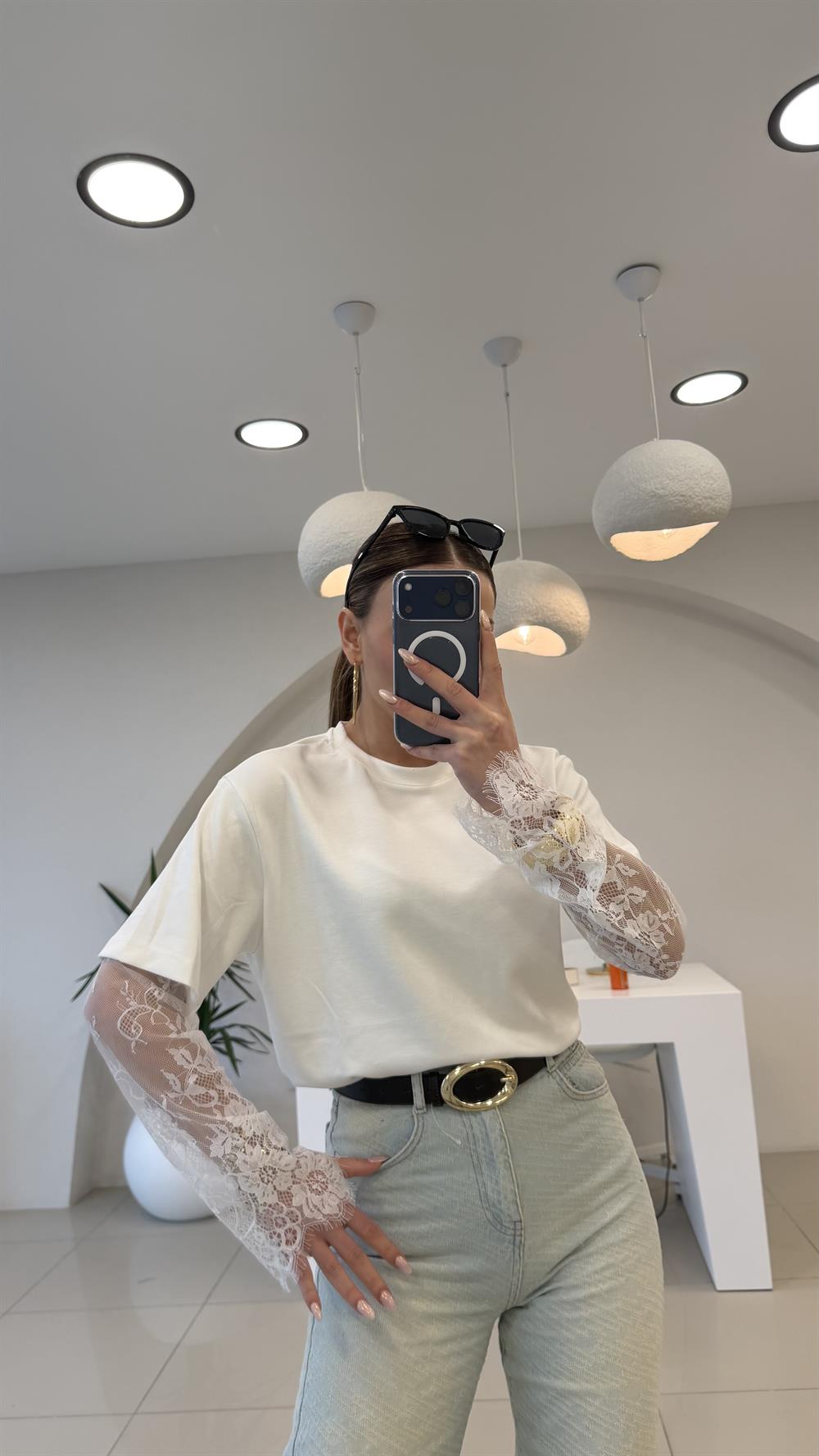 KOLLARI DANTELLİ MODAL BLUZ BEYAZ  