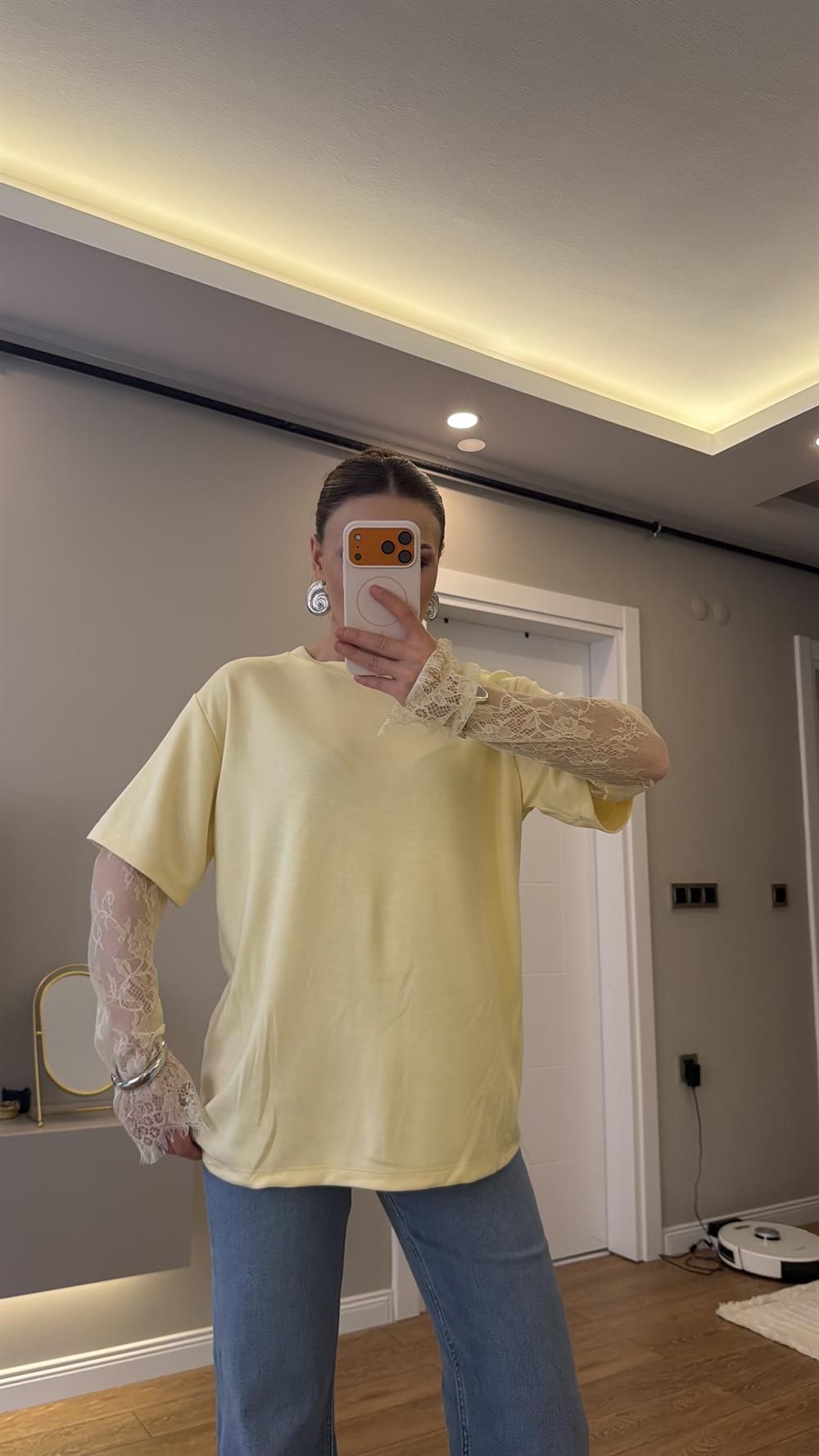 KOLLARI DANTELLİ MODAL BLUZ SARI