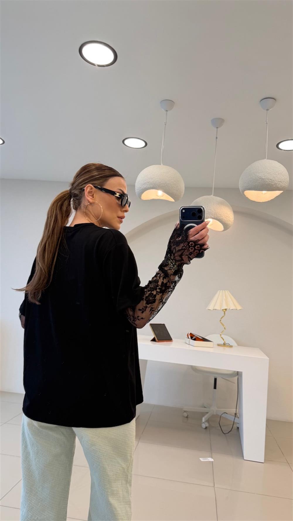 KOLLARI DANTELLİ MODAL BLUZ SİYAH