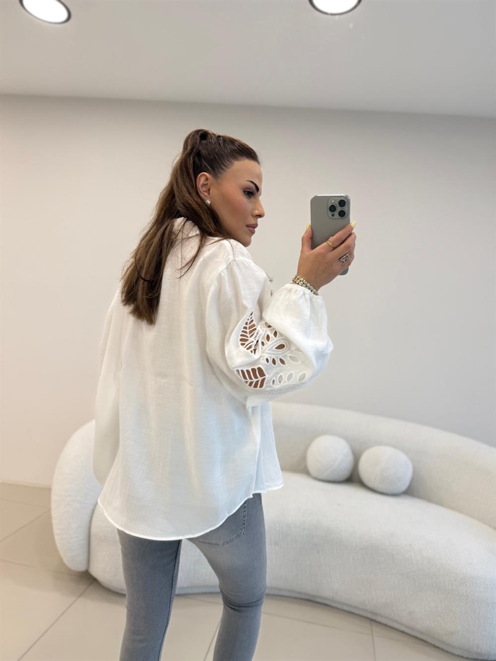 KOLLARI NAKIŞ İŞLEMELİ POPLİN GÖMLEK BEYAZ