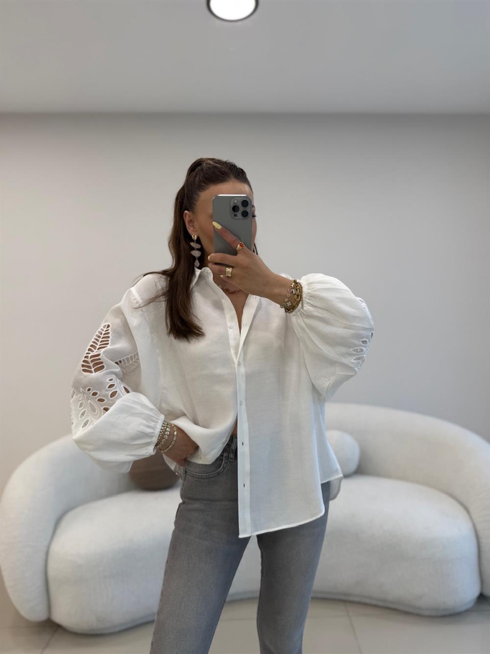 KOLLARI NAKIŞ İŞLEMELİ POPLİN GÖMLEK BEYAZ