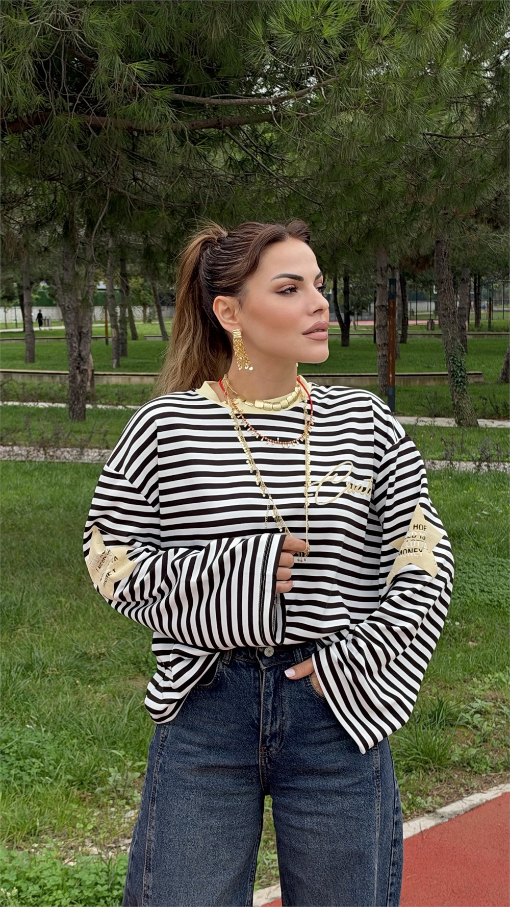 Kolları Yıldız Detaylı Çizgili Sweatshırt Sarı