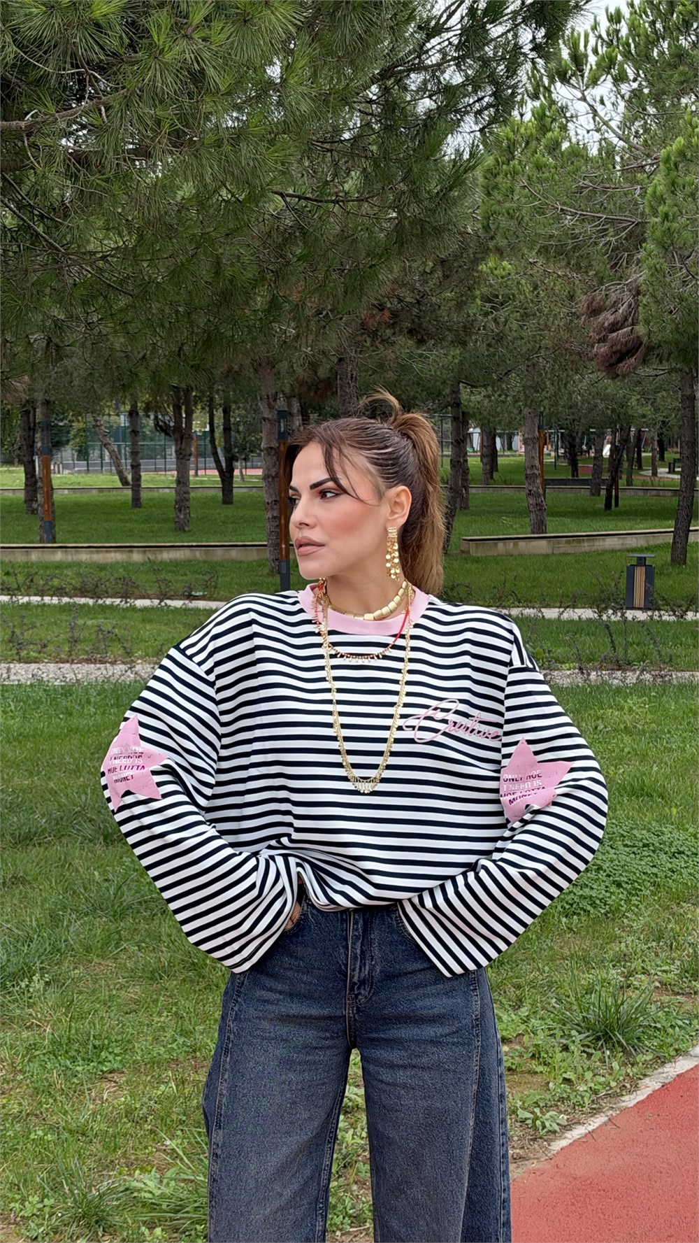 Kolları Yıldız Detaylı Çizgili Sweatshırt Pembe