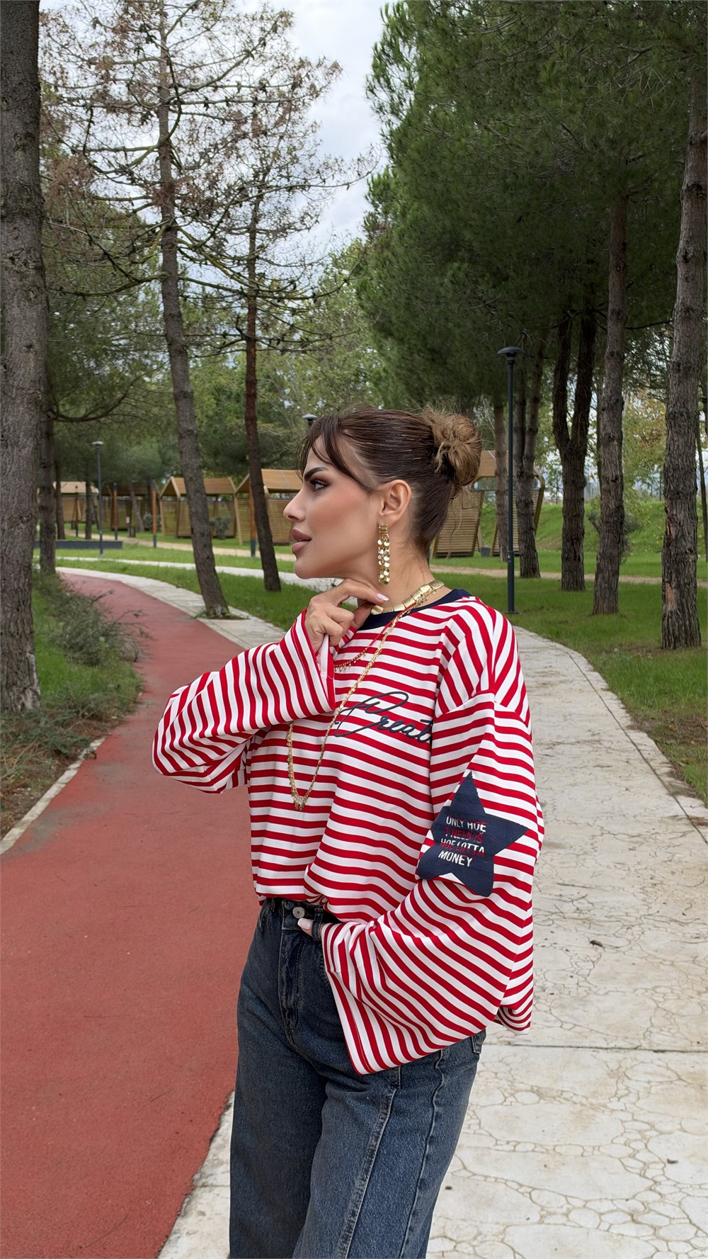 Kolları Yıldız Detaylı Çizgili Sweatshırt Kırmızı