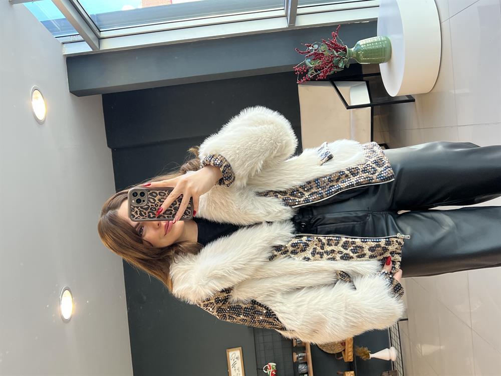 Krem Pulpayet Detayli Premi̇um Kürk Kaban