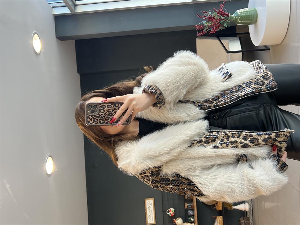 Krem Pulpayet Detayli Premi̇um Kürk Kaban