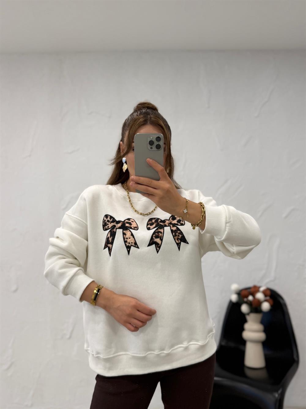 KURDELA DETAYLI SWEATSHIRT BEYAZ
