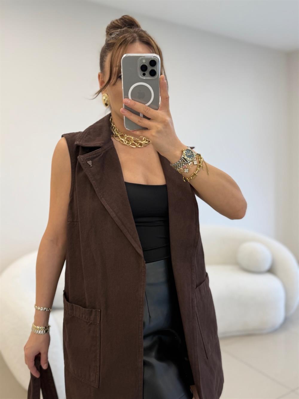 KUŞAKLI UZUN DENİM YELEK ACI KAHVE ( ÜRÜN ÖN SİPARİŞTİR. TESLİM TARİHİ 10-11-2025)