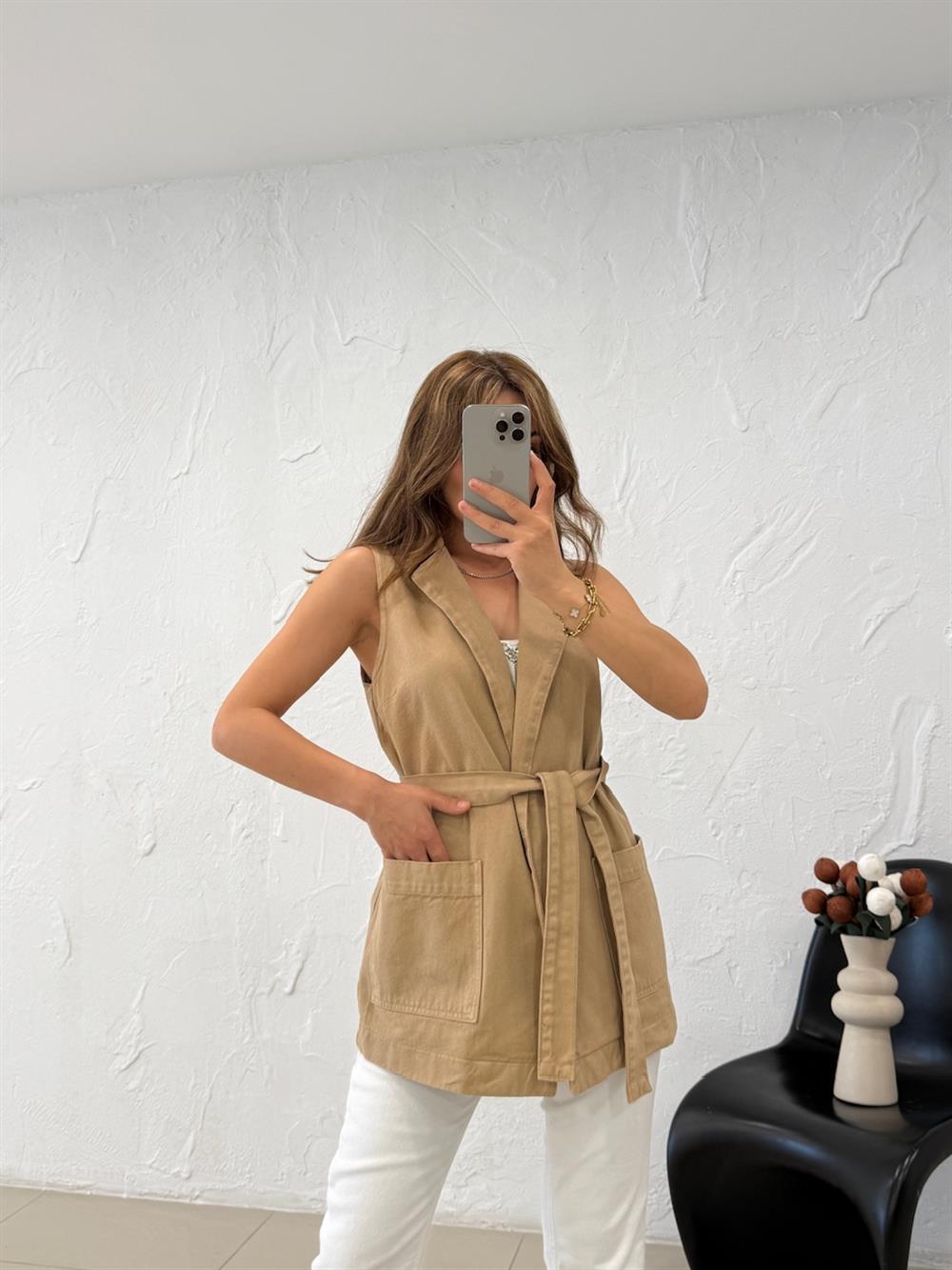 KUŞAKLI UZUN DENİM YELEK CAMEL