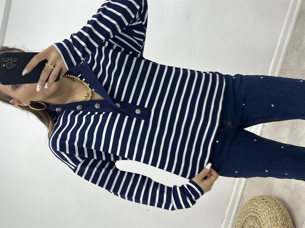 Laci̇vert Çi̇zgi̇li̇ Düğme Detayli Bluz