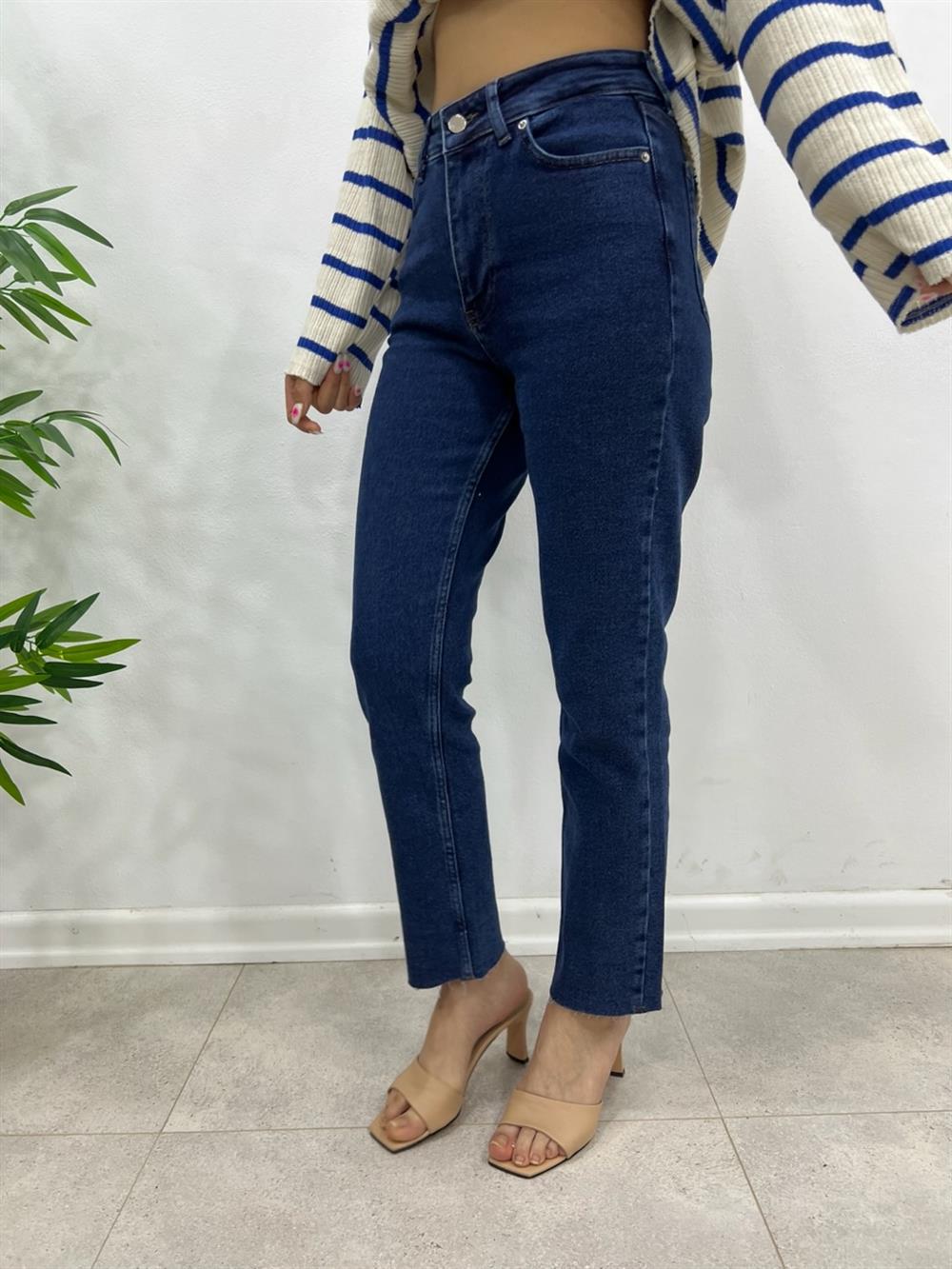 Laci̇vert Likralı Mom Jean( ÜRÜNÜN 31 32 33 BEDENLERİ ÖN SİPARİŞTİR ÇIKIŞ TARİHİ 10.05 DİR )