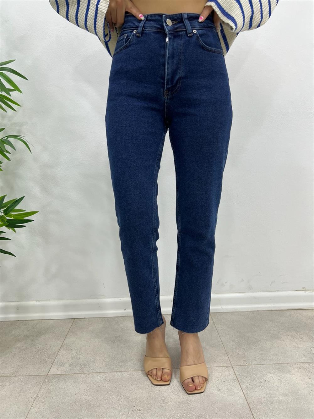 Laci̇vert Likralı Mom Jean( ÜRÜNÜN 31 32 33 BEDENLERİ ÖN SİPARİŞTİR ÇIKIŞ TARİHİ 10.05 DİR )