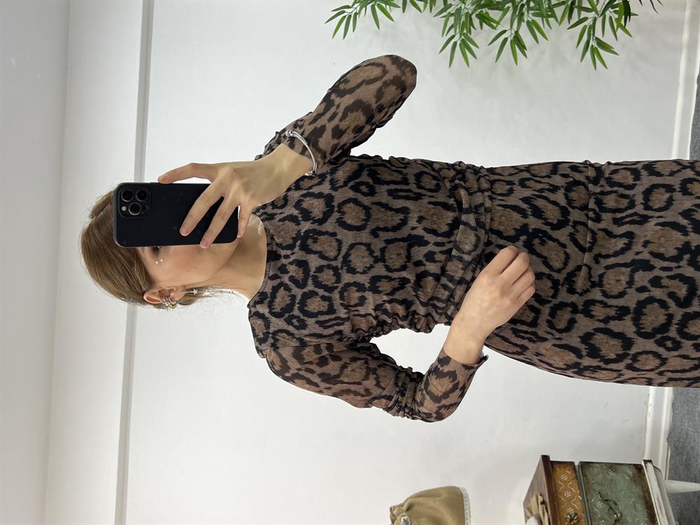 Leopar Desenli̇ Drapeli̇ Tül Elbi̇se