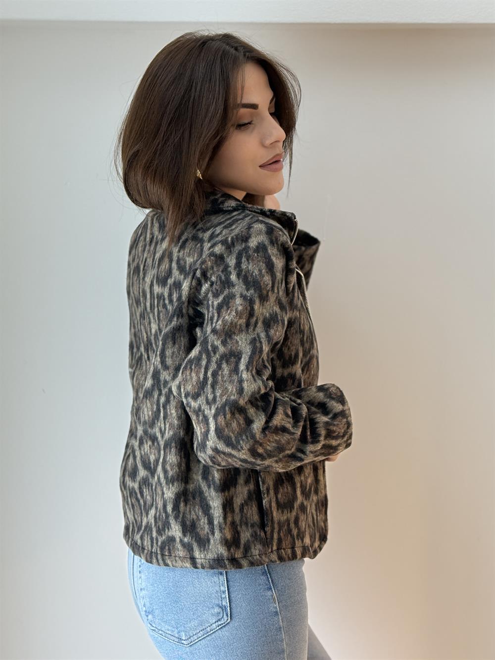 Leopar Desenli̇ Kaşe Ceket