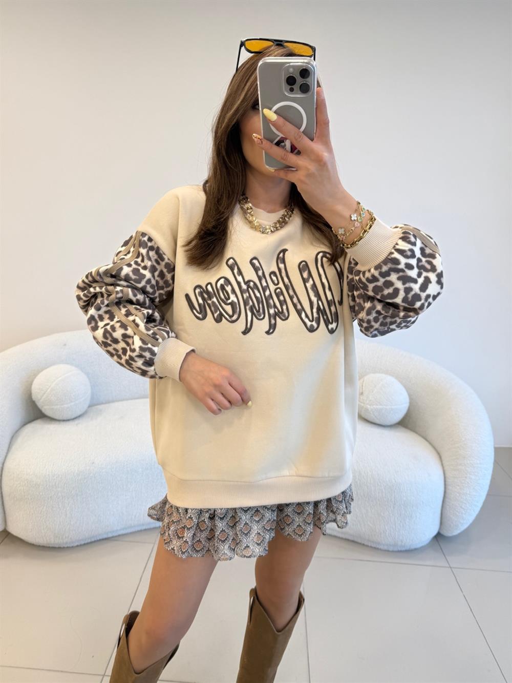 LEOPAR DESENLİ ÖNÜ YAZILI SWEATSHIRT