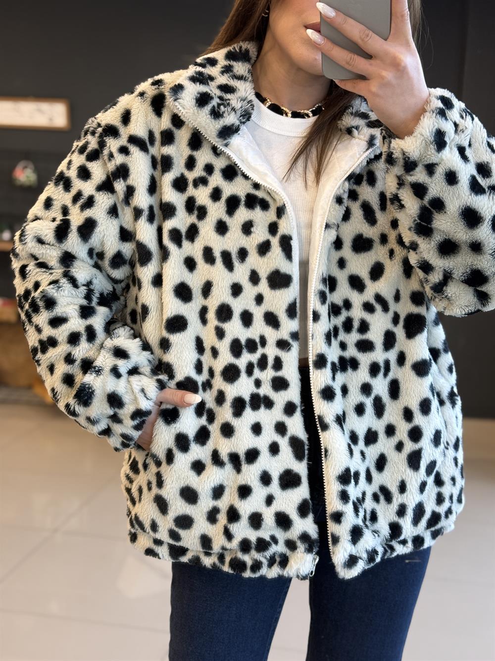 Leopar Desenli̇ Peluş Mont