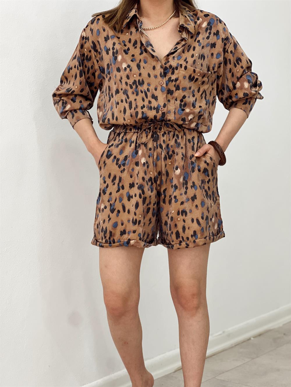 Leopar Desenli̇ Renkli̇ Parlak Takim