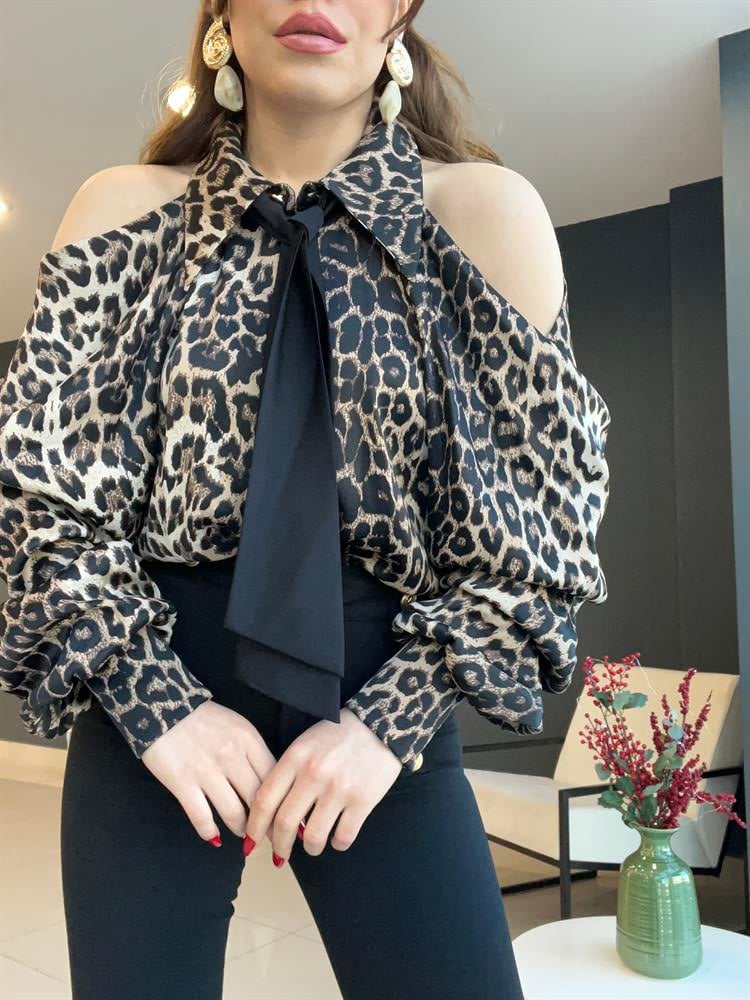 Leopar Omuz Dekolteli̇ Saten Bluz