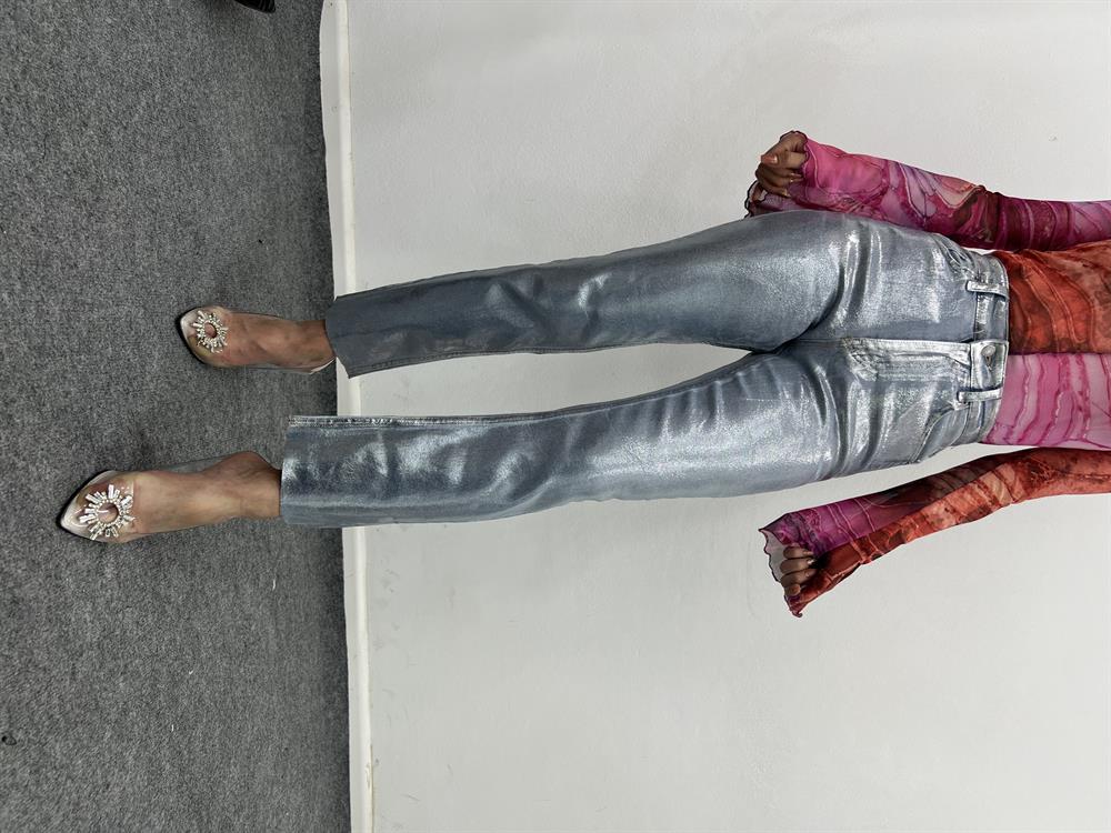 Li̇krali Varakli Parlak Jean