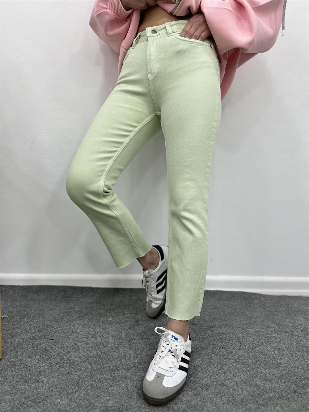 Mi̇nt Li̇krali Mom Jean