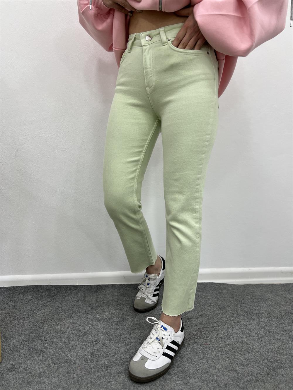 Mi̇nt Li̇krali Mom Jean