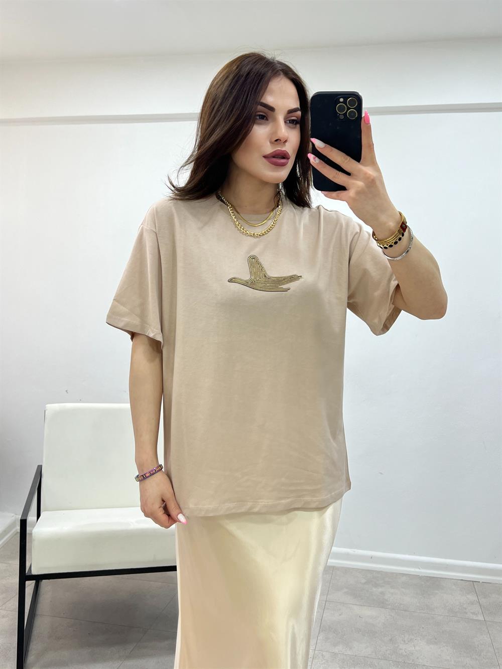 Kuş Detaylı Gümüş Taşli Camel Tshi̇rt