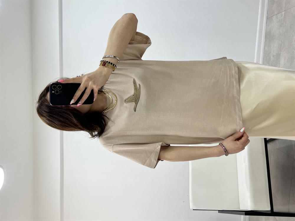 Kuş Detaylı Gümüş Taşli Camel Tshi̇rt